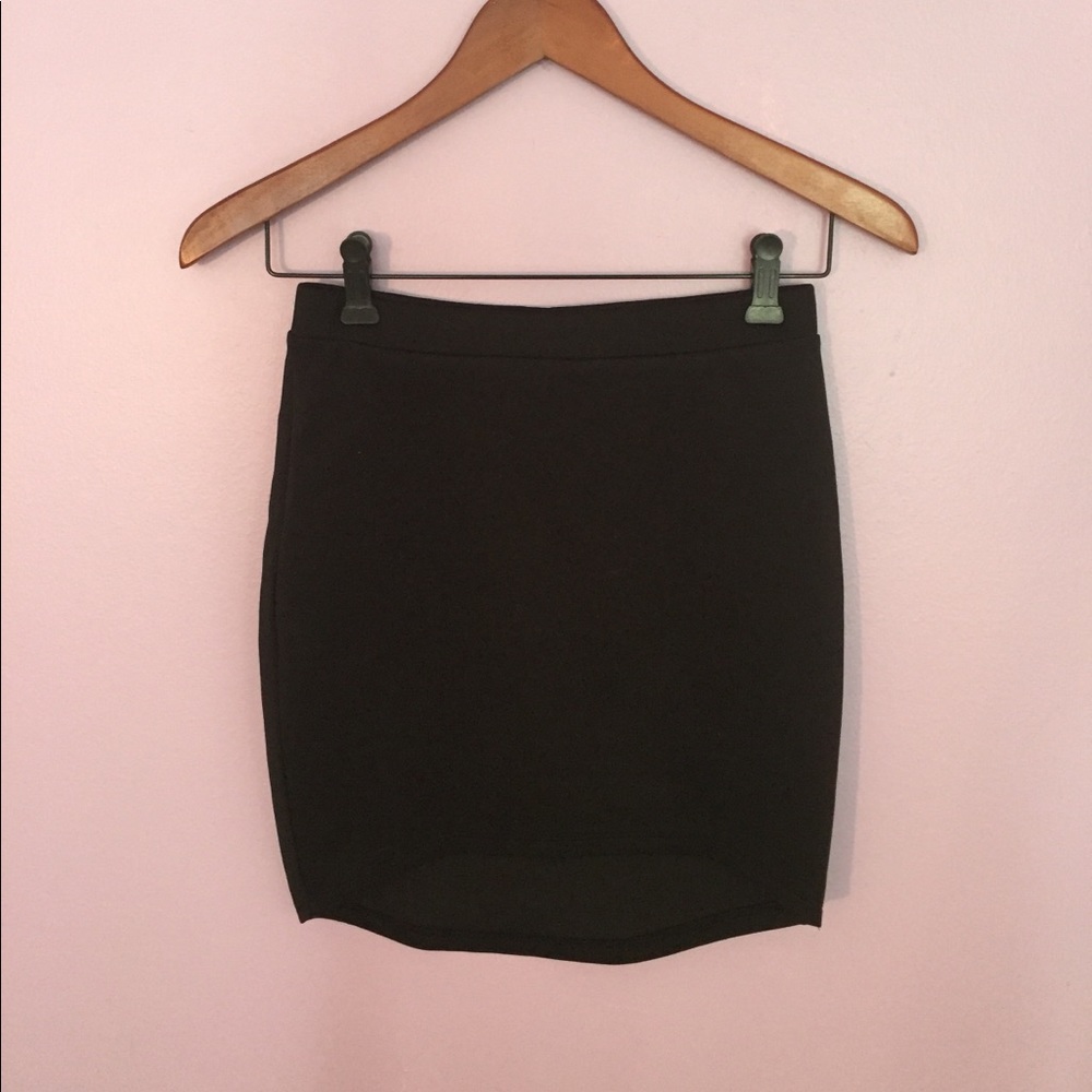 Simple Black Pencil Skirt